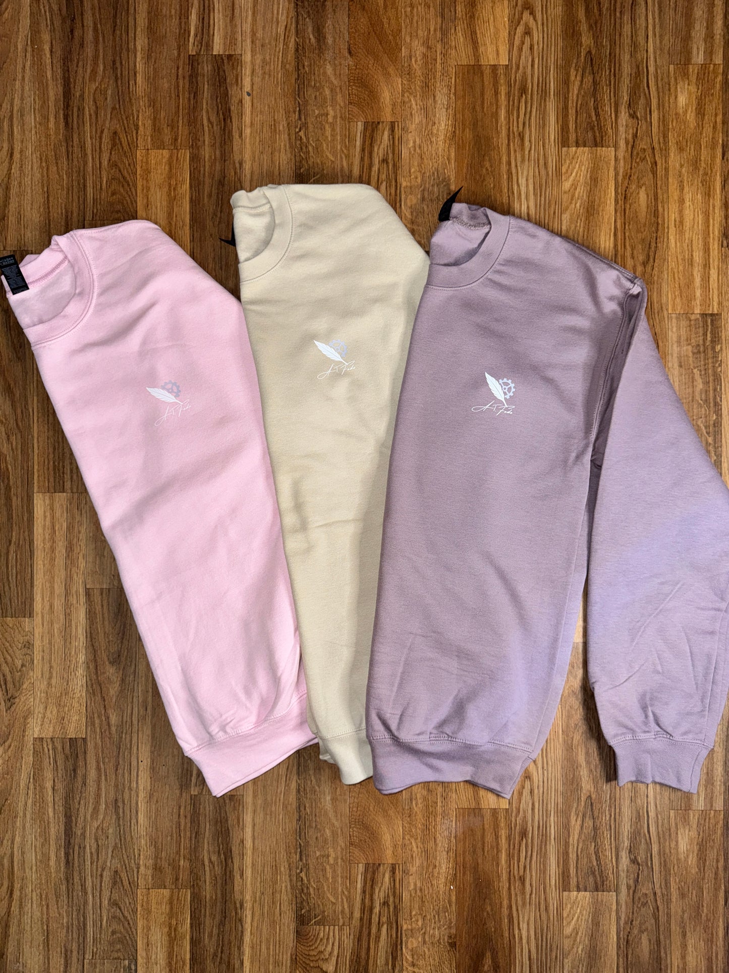 LE- Spring Fling Crew Neck